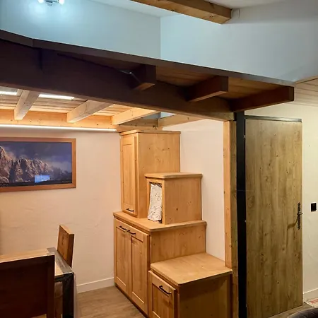 The Mountain View Apartment